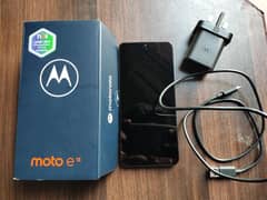Motorola e13 box 10/10