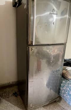 Refrigerator urgent sale ky liy