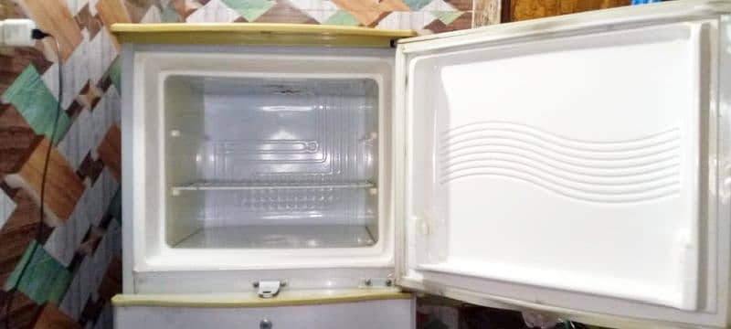 Urgent sale Waves Refrigerator Two Door for Sale New Condition 6