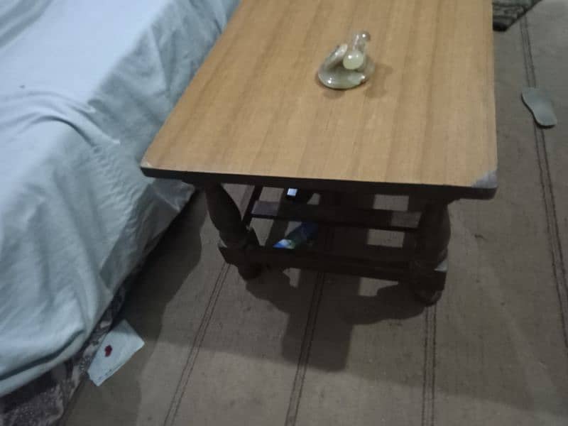 selling my center table , TV trolly, shelf 0