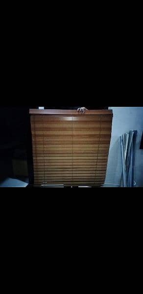 wooden blinds,  venetian blinds 0