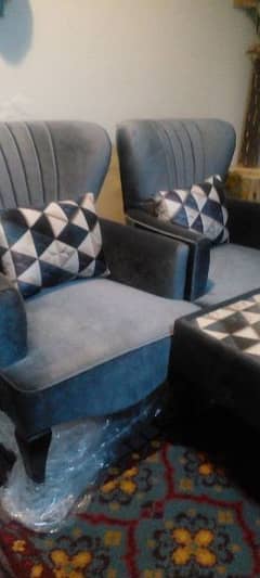 Very beautiful heavy big coffee chairs with table03335138001