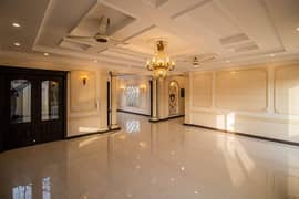 1 kanal Out Class Beautiful design house available for Rent