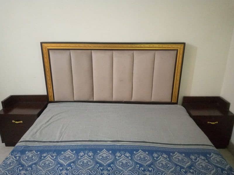 Double bed with side tables 1