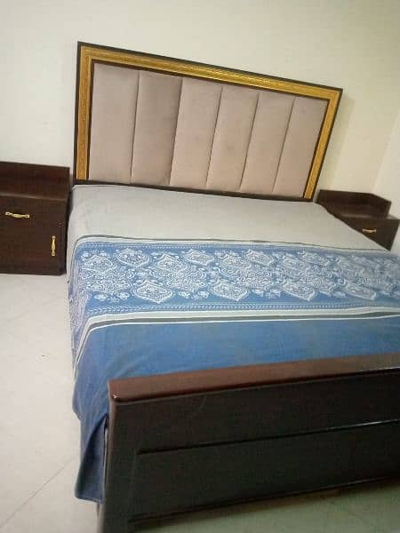 Double bed with side tables 2