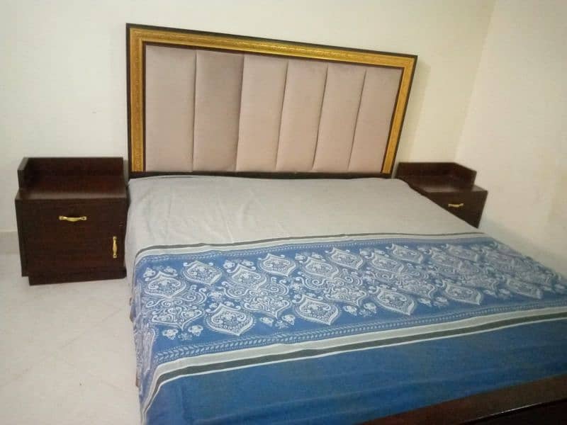 Double bed with side tables 10