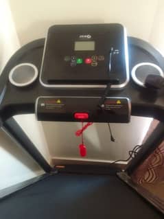 Treadmill in almost new condition (ZT-R15)