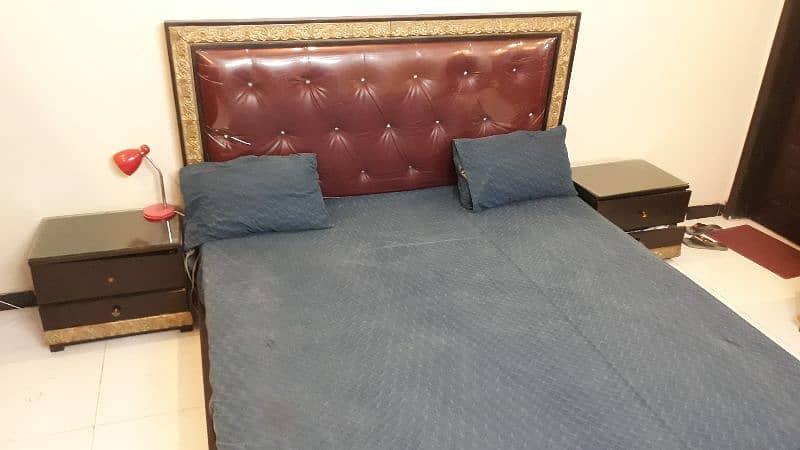 wooden bed set 0