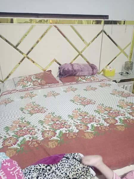 bed, dressing nd 2 sides tables for sale 0