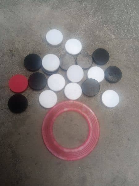 carrom borad 10 by 10 condition + carrom coins full set +carom powder 1