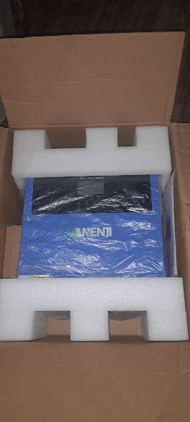 New box pack hybrid solar inverter 4kw 24Dc volt 9