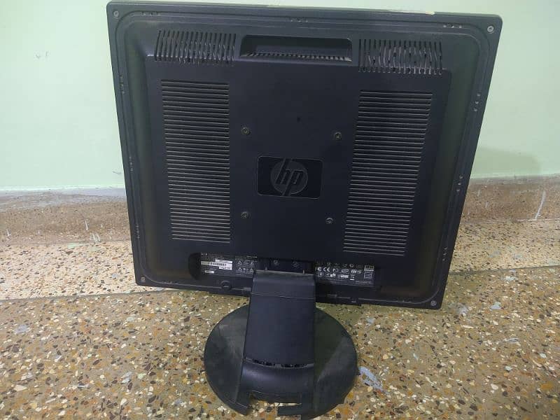HP monitor 19 inches 1