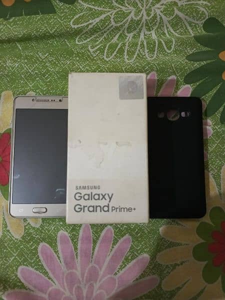 Samsung Galaxy grand prime+ with box and charger 0