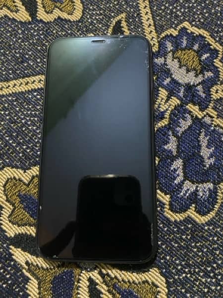 IPHONE 11 (with box) 0