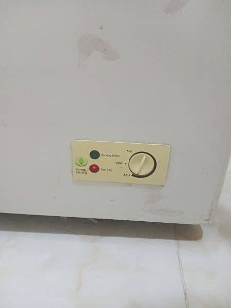 deep freezer In v good condition 2