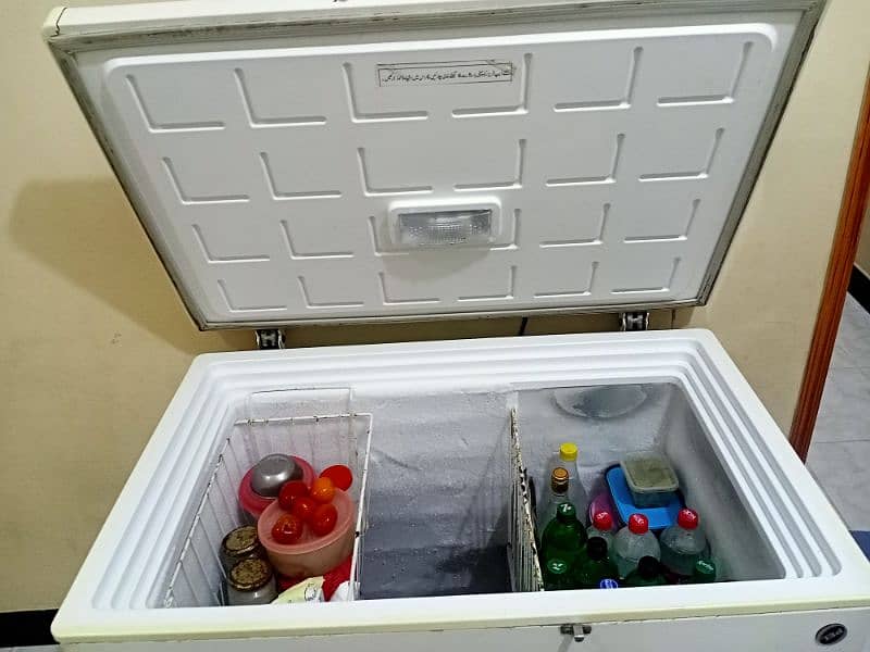 deep freezer In v good condition 3