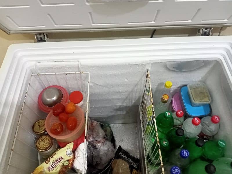 deep freezer In v good condition 4