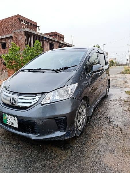 Honda freed hybrid car 12/17 5