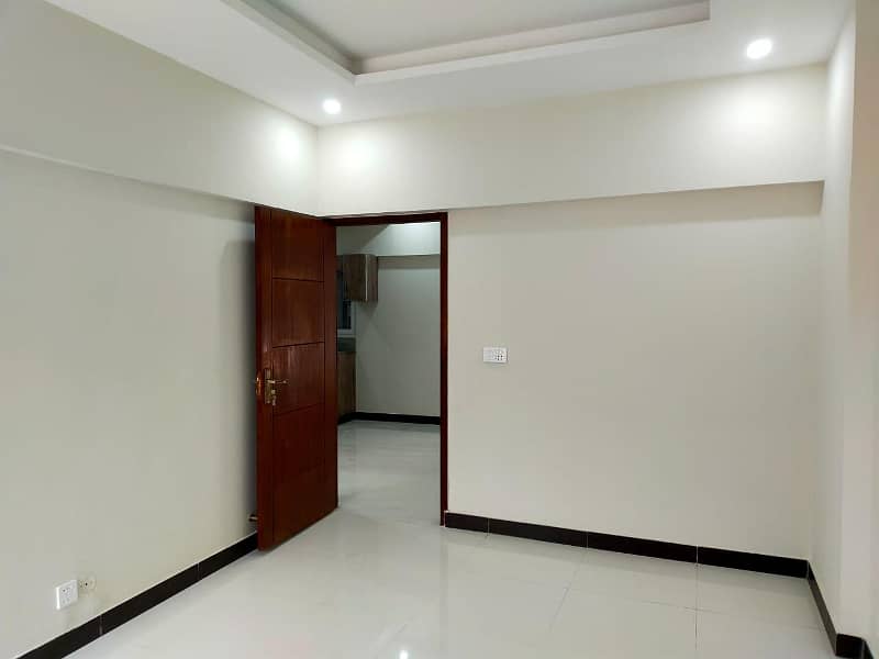 2 bed room unfurnished apartment available for rent in capital residencia 10