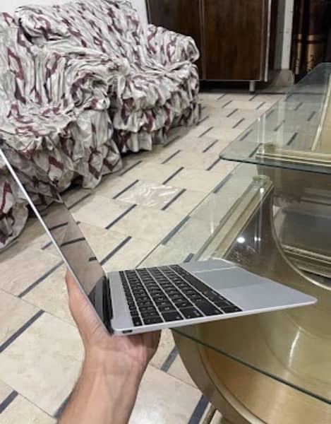 MacBook 2015 slimmest and powerful device. 1