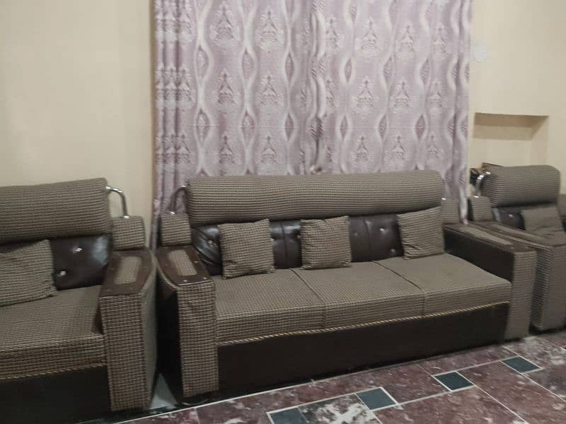 used sofa set 0