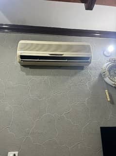 LG AC 1 ton very good condition very good cooling