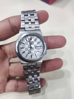 original and genuine automatic seiko 5 watch