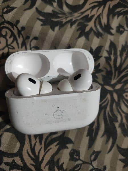 earphone 3 Month use with box 0