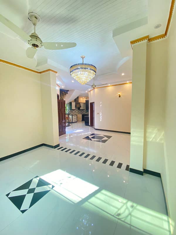 10 Marla House Available For Sale at the prime location of architect society lahore 28