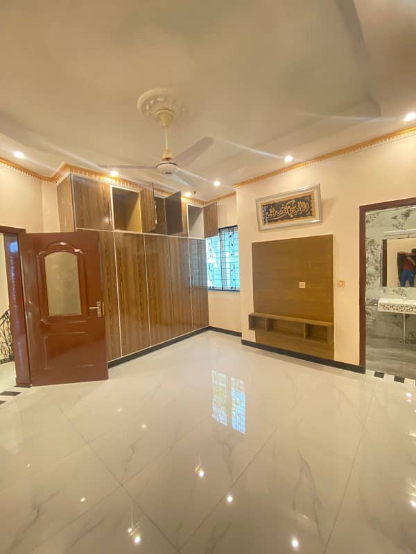 10 Marla House Available For Sale at the prime location of architect society lahore 35