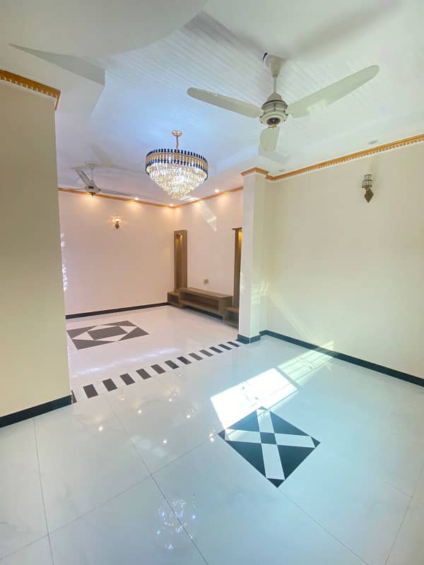 10 Marla House Available For Sale at the prime location of architect society lahore 45