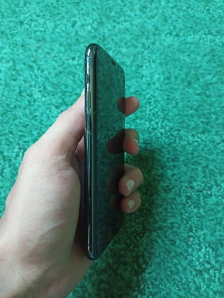 Iphone 11 pro condition (10/10) 6