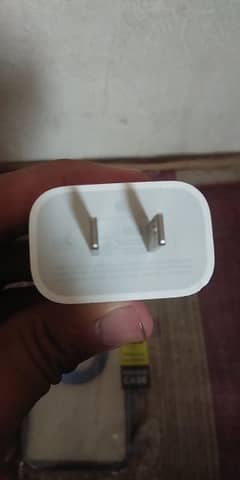 iPhone 20w adapter