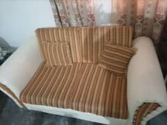 White Regazine Sofa Set