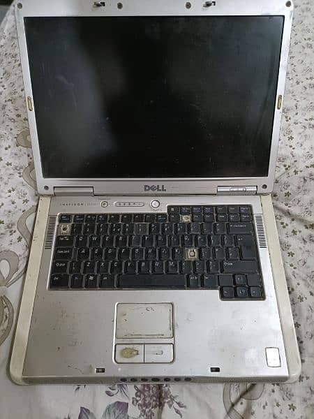 Dell Inspiron for sale in rough condition 1