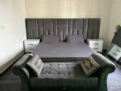 complete bed set - Not Even Used