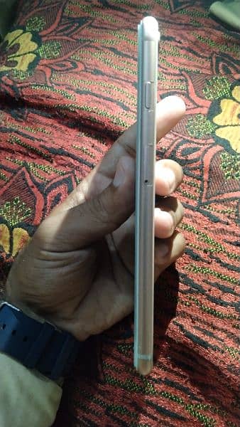 i phone 8 plus 64gb condition 10/10 with good battery timing 5