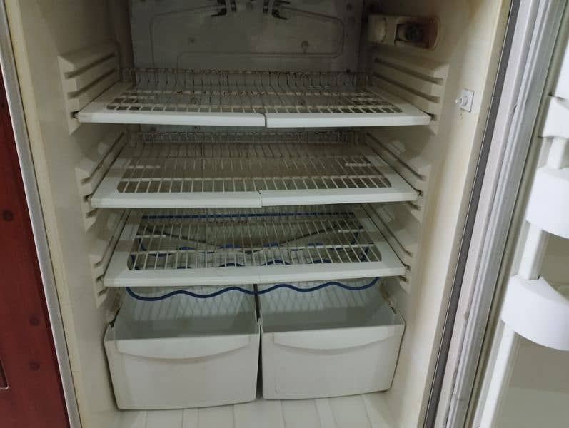 PEL refrigerator 16 cubic feet 1