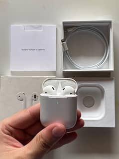 Apple Airpods 2nd generation with wireless charging case