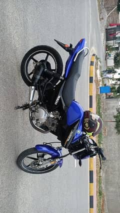 Yamaha YBR bike for sale 125 cc blue color