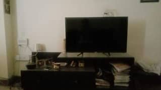 tv console in very good condition