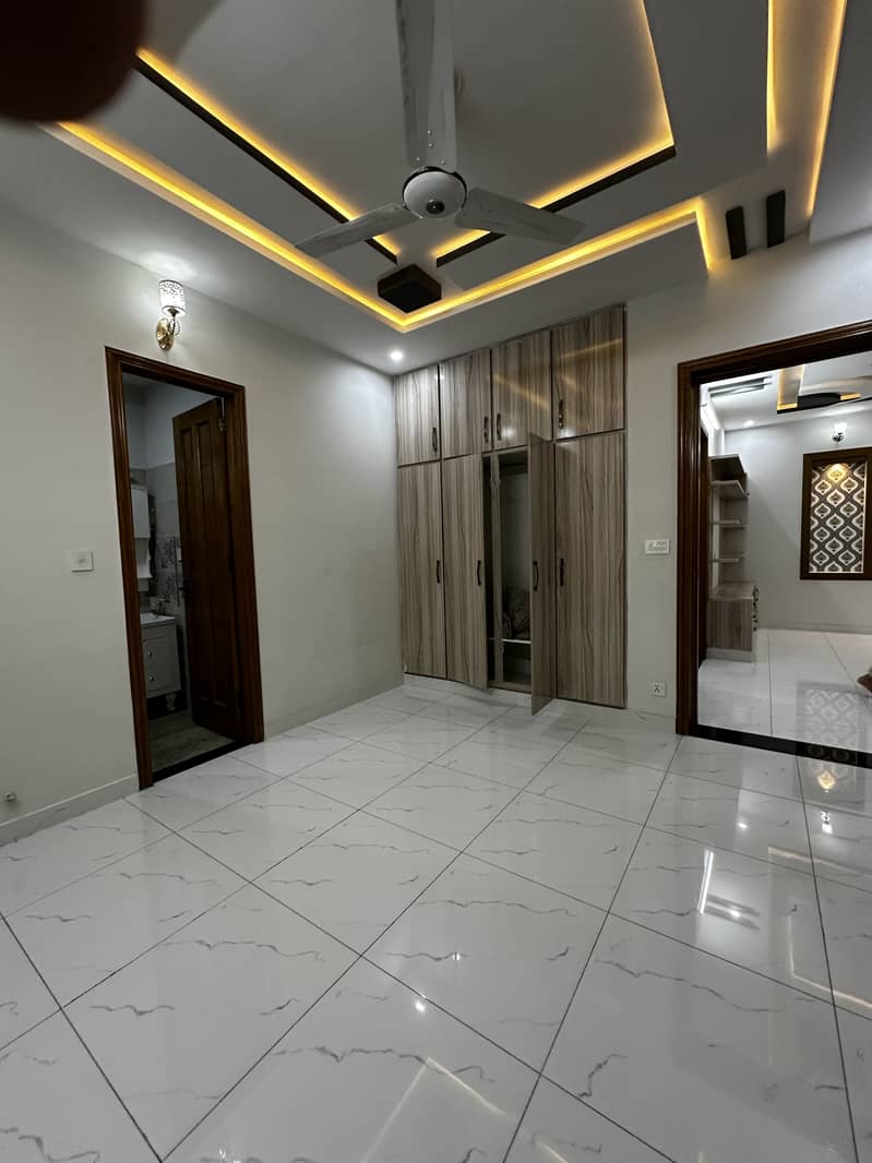 8 MARLA HOUSE FOR SALE IN BLOCK A FAISAL TOWN 39