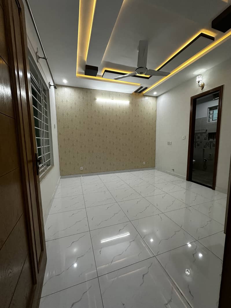 8 MARLA HOUSE FOR SALE IN BLOCK A FAISAL TOWN 41