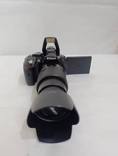 Nikon D5300 Professional DSLR with 55-200mm G2 lens
