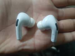 Airpods,