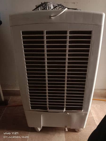 good condition cooler for sale 0