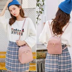 3 style use shoulder Bag, backpack+cross body+hand carry. Rich look