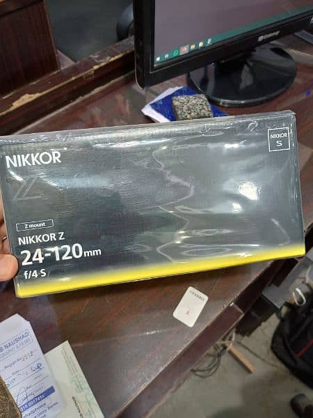 Nikon Z Mount 24-120 f4 S Lens 5