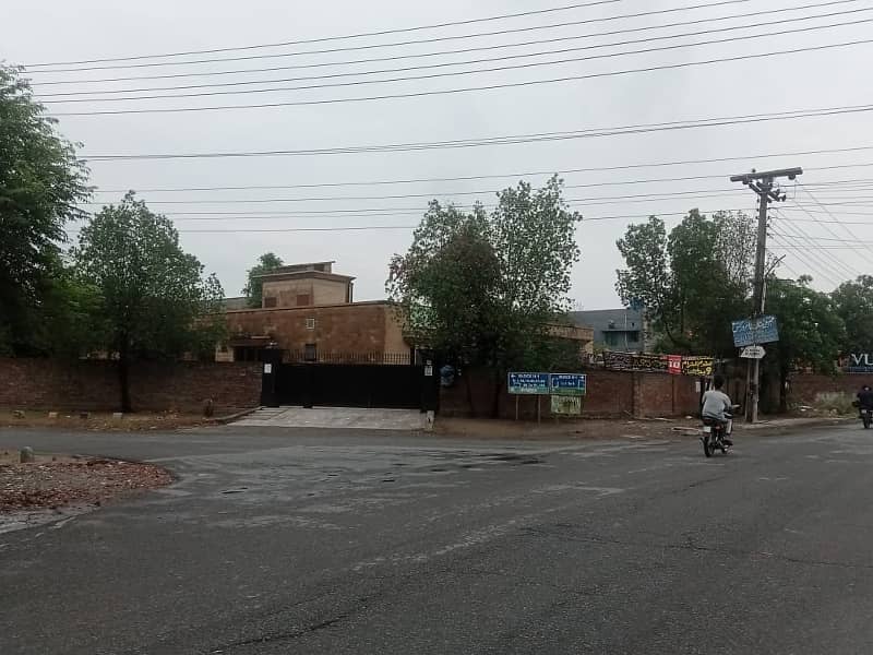 2 Kanal House for Sale In Wapda Town Lahore. 6