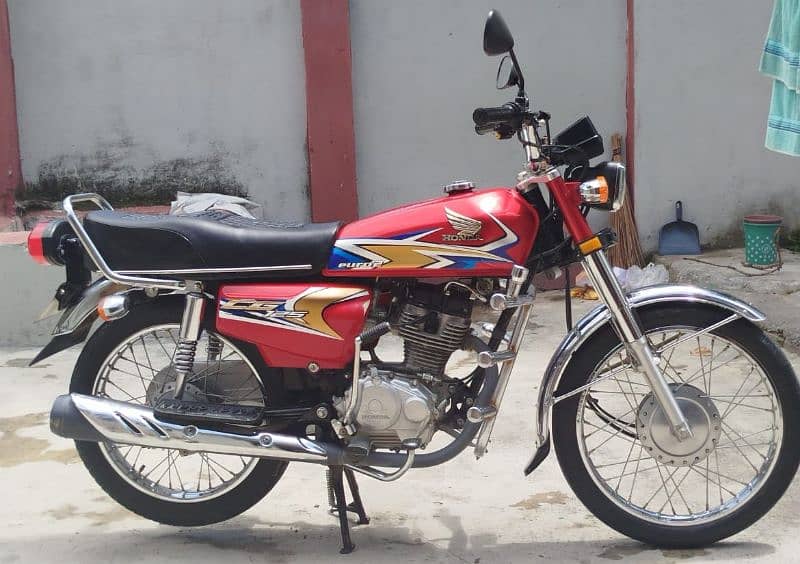 Motor Cycle Honda 125 3
